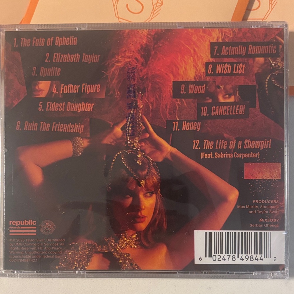 The Life Of a Showgirl LOT of 2 CDS TAYLOR SWIFT - Picture 3 of 5